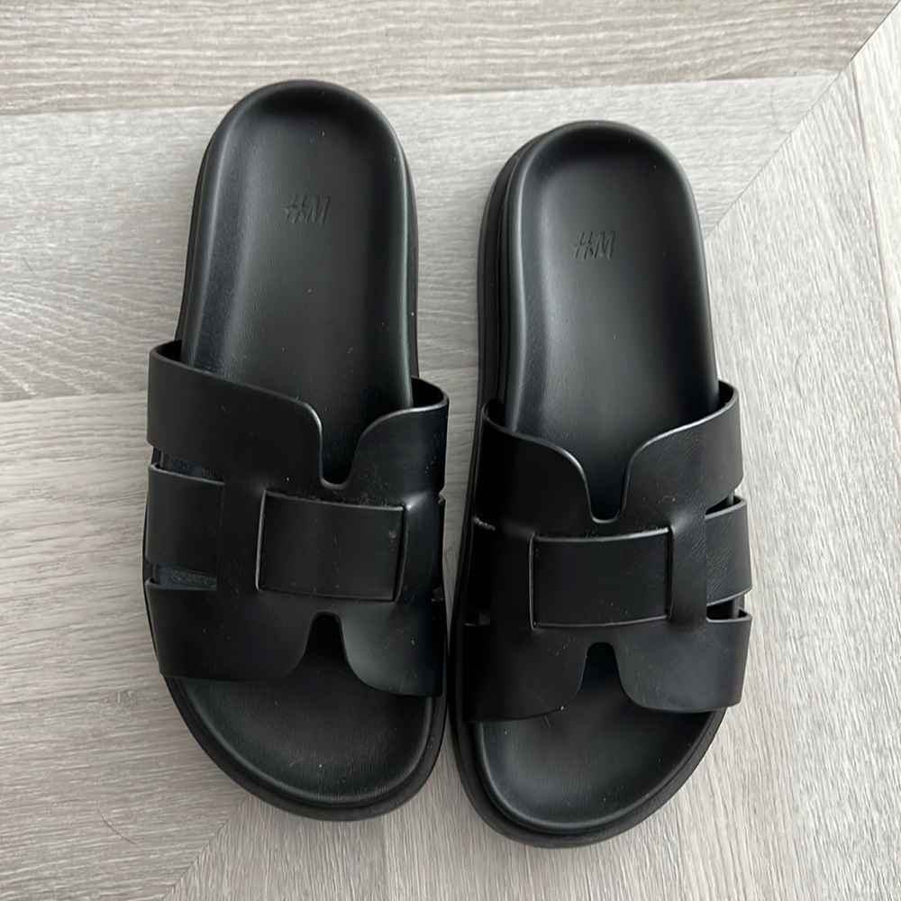 H&M black sandals